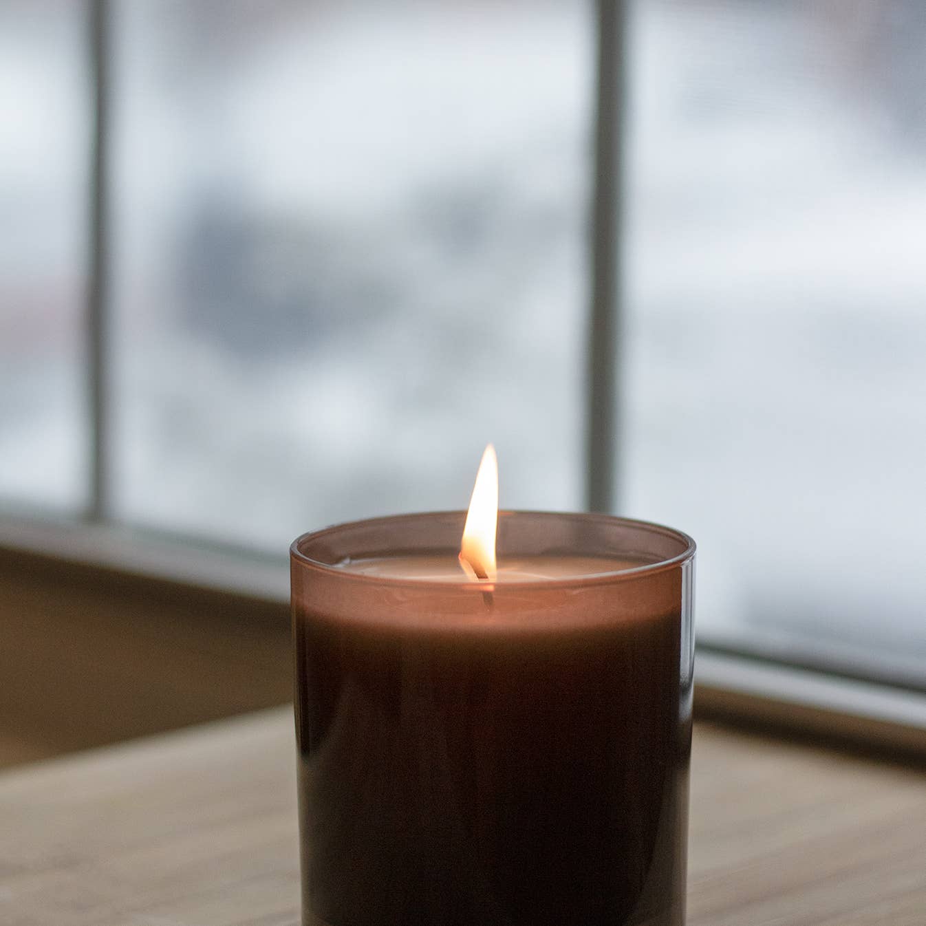 9oz Hue Candle - Sanctuary (Leather + Incense)