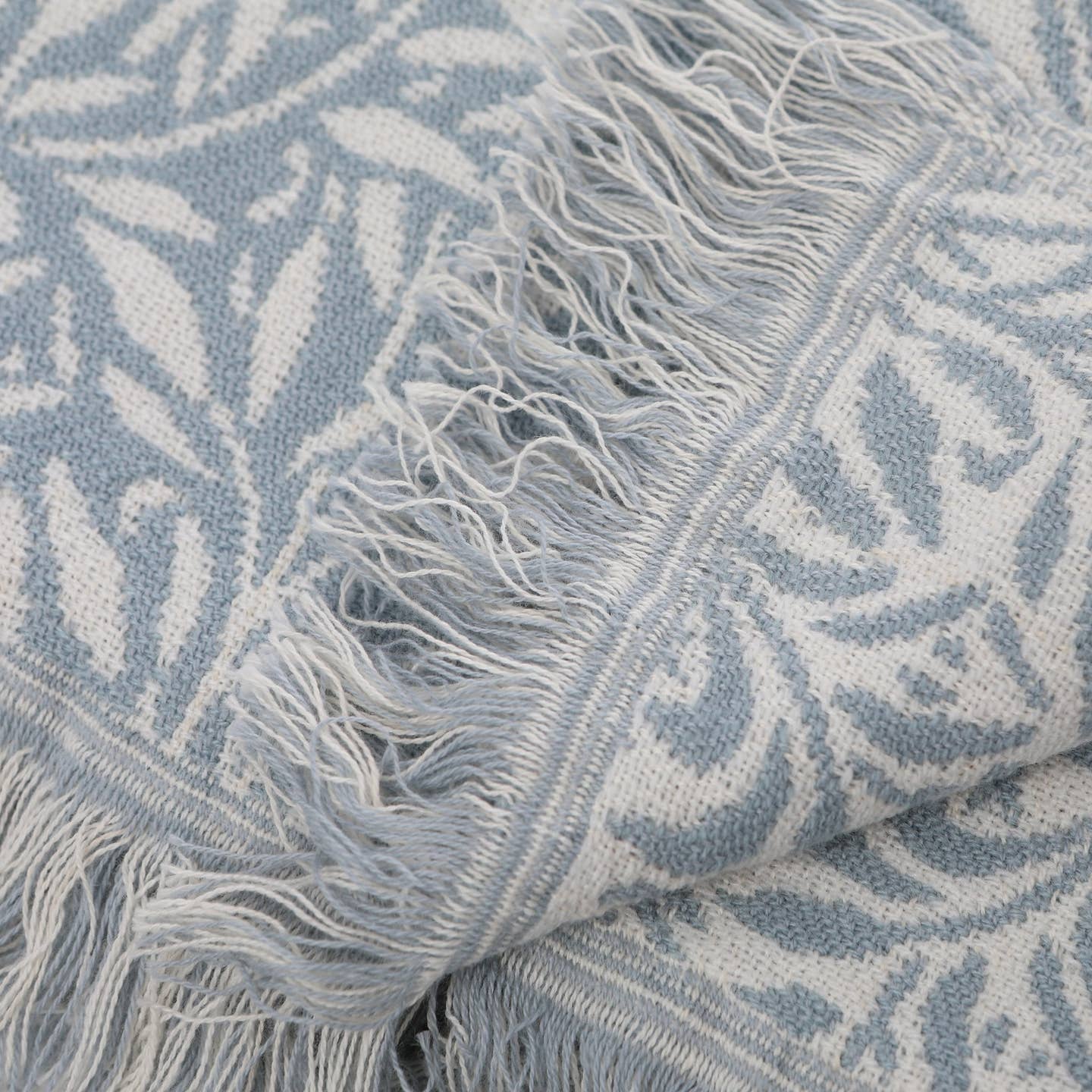 William Morris Willow Blanket - Light Blue