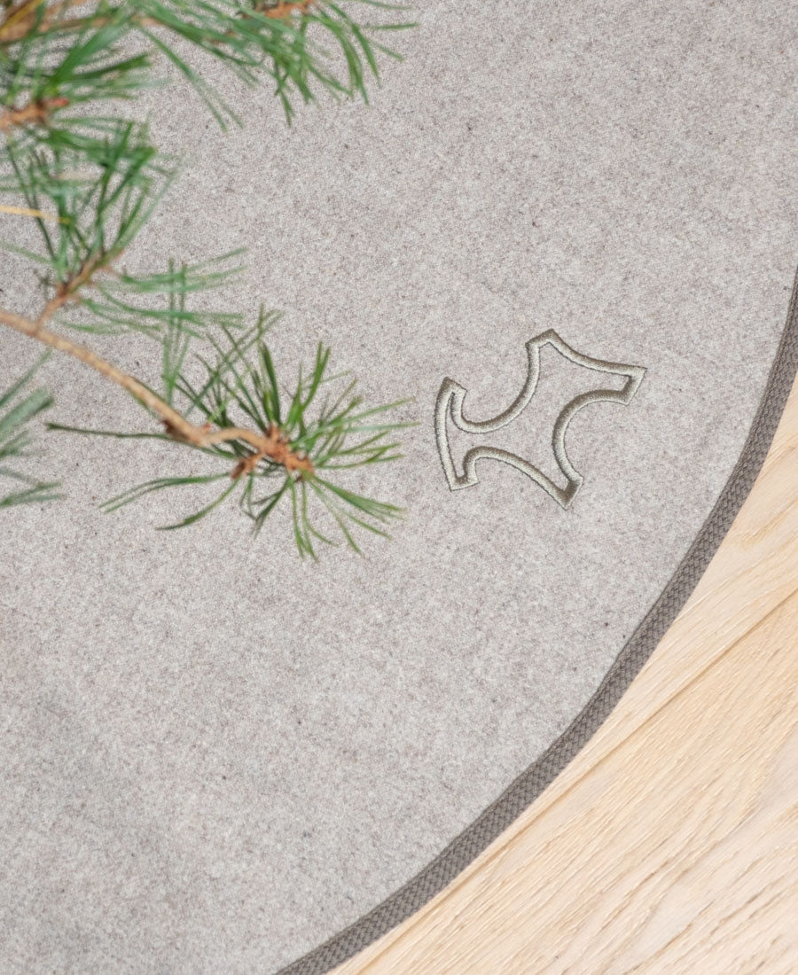 Christmas Tree Rug - Grey