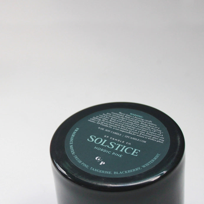 9oz Hue Candle - Solstice (Nordic Pine)