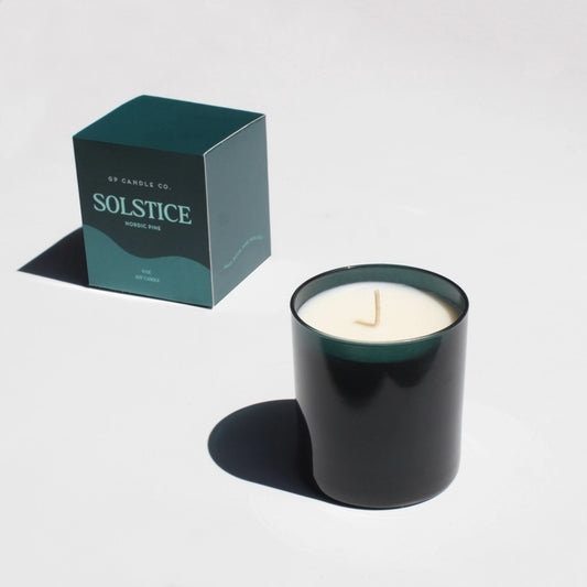 9oz Hue Candle - Solstice (Nordic Pine)