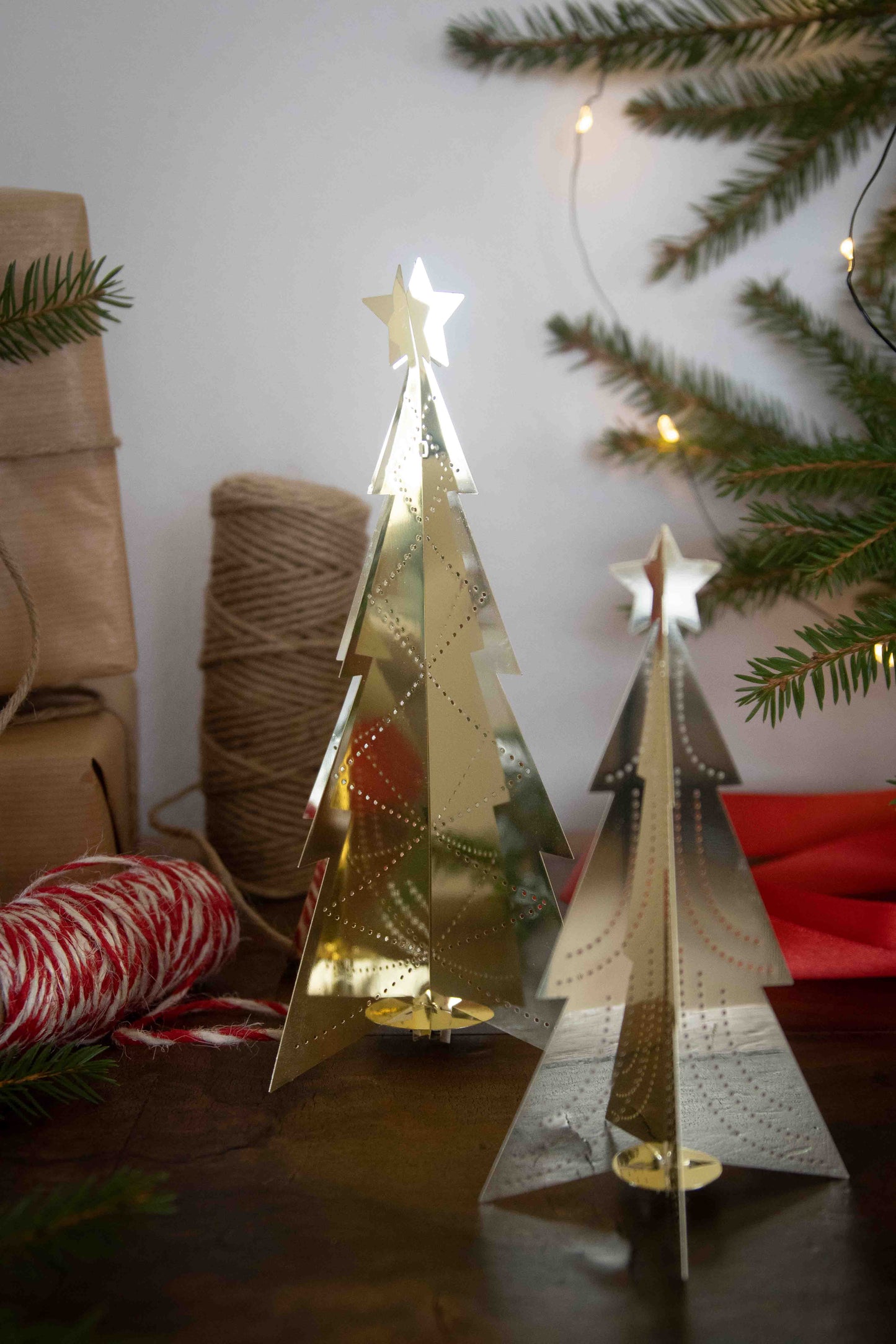 Metal Christmas Tree - Gold Zigzag