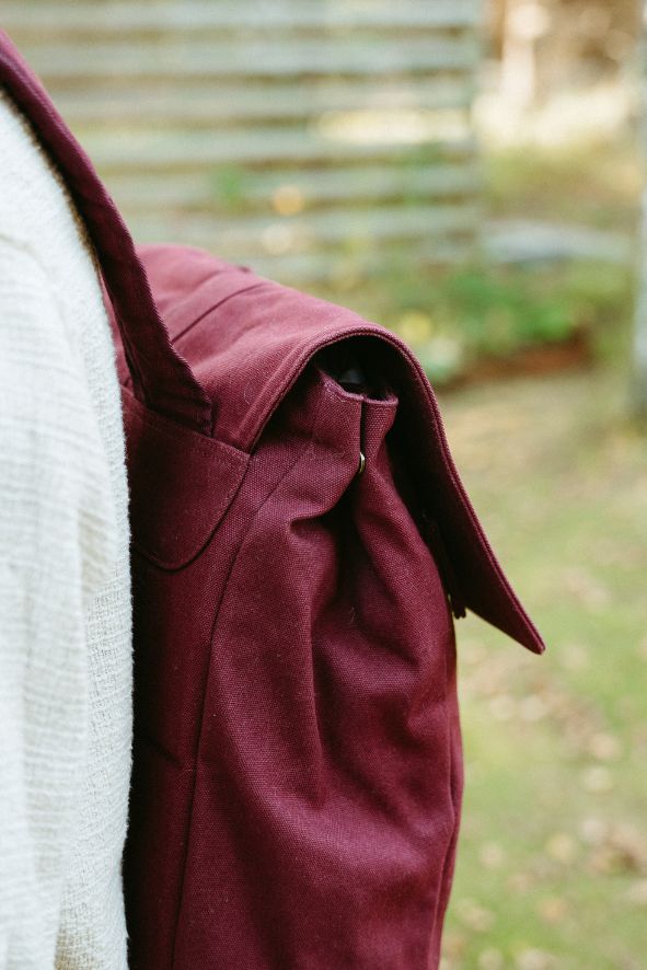 OMOM Organic Backpack - Small Burgundy