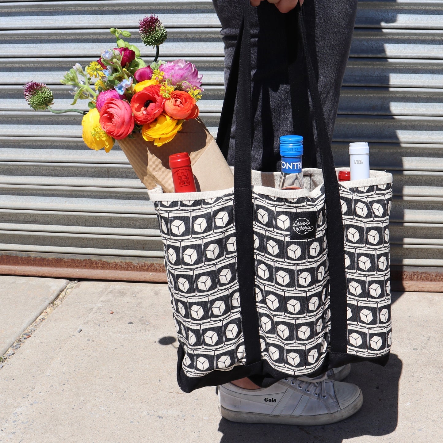 On the Rocks Print Bottle Tote